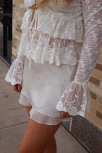 Load image into Gallery viewer, Evelia Lace Top
